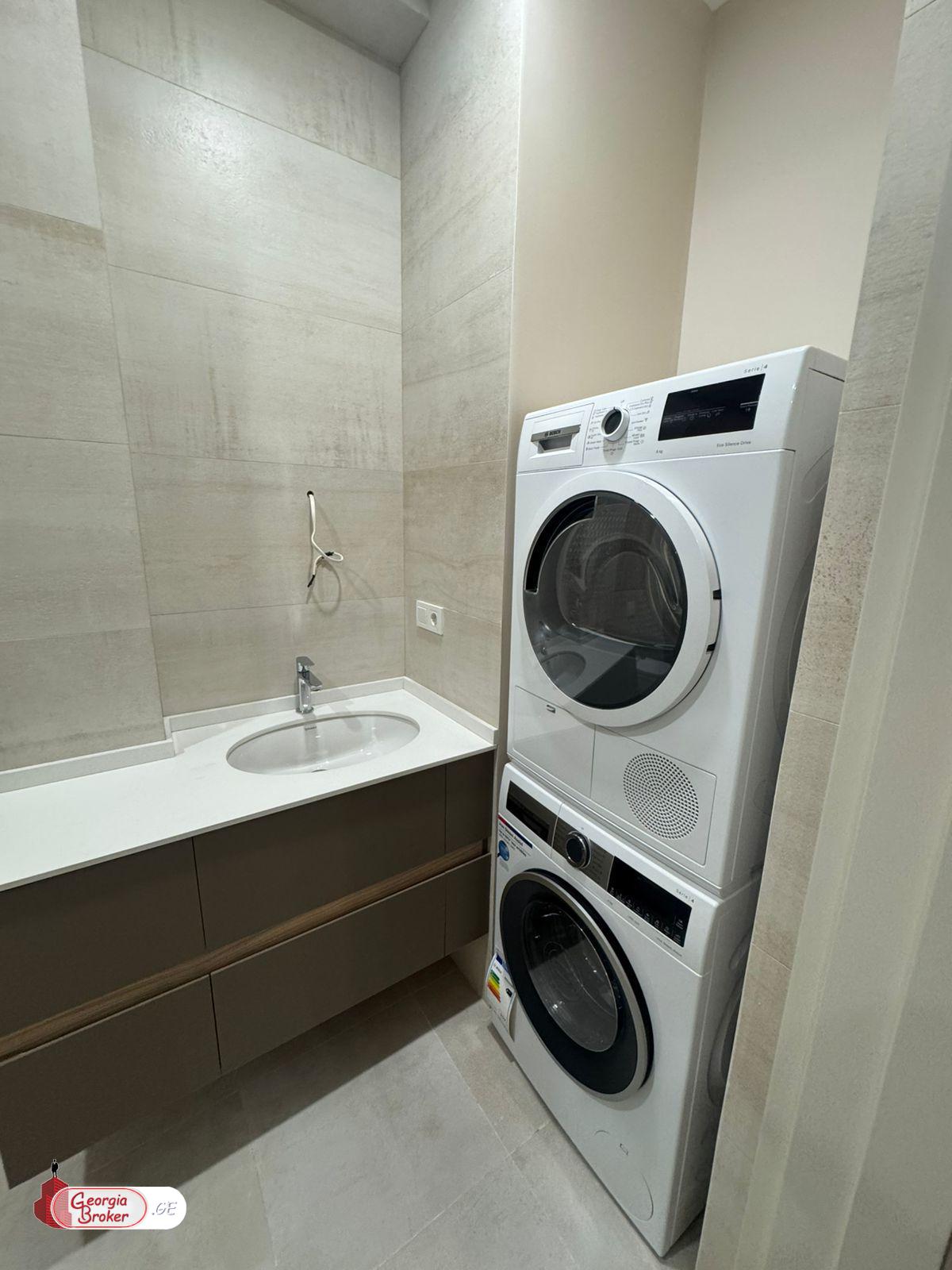 იყიდება ახალი გარემონტებული 2 ოთახიანი ბინა